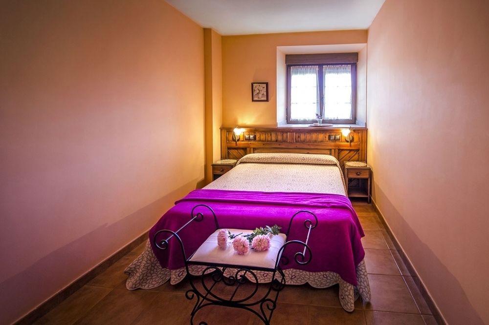 Apartamentos Toraya Hoz de Anero Buitenkant foto